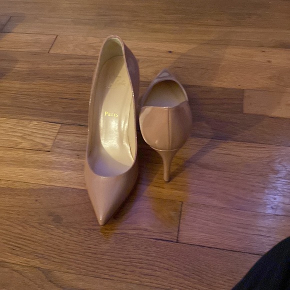 Nude color Christian Louboutin size 38 - Picture 2 of 4